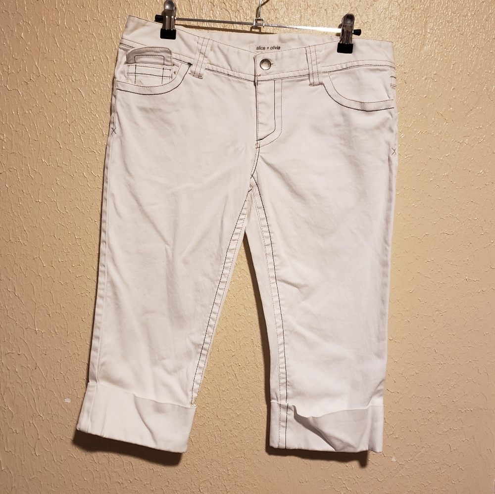Alice +‎ Olivia White Cropped Capris Size 6